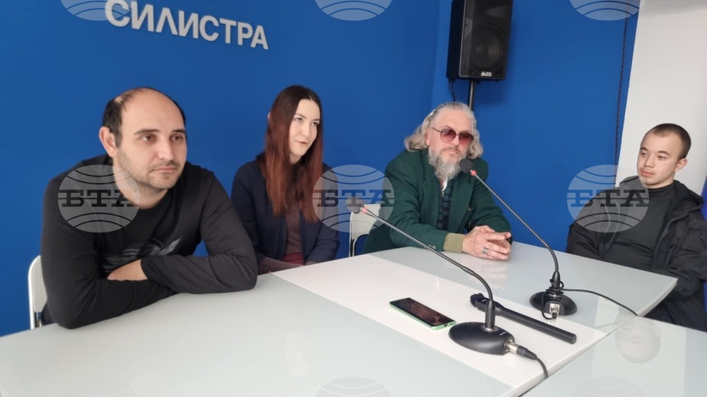 Излизането от зоната ни на комфорт беше най-голямото предизвикателство, разказаха актьорите от наградения в Холивуд филм „Реставразов“