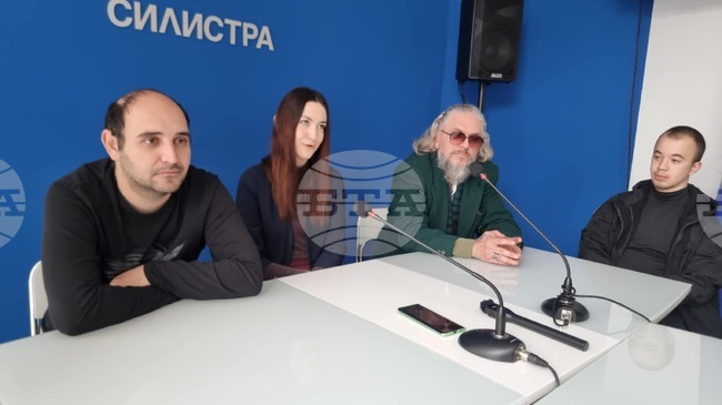 Излизането от зоната ни на комфорт беше най-голямото предизвикателство, разказаха актьорите от наградения в Холивуд филм „Реставразов“