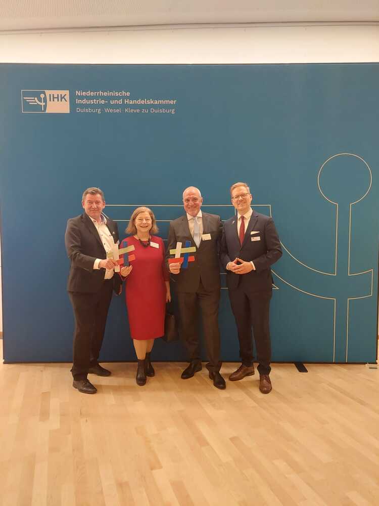 Български дипломати участваха в новогодишните приеми на индустриално-търговските камари на Дюселдорф и на Долен Рейн/Дуисбург в Германия