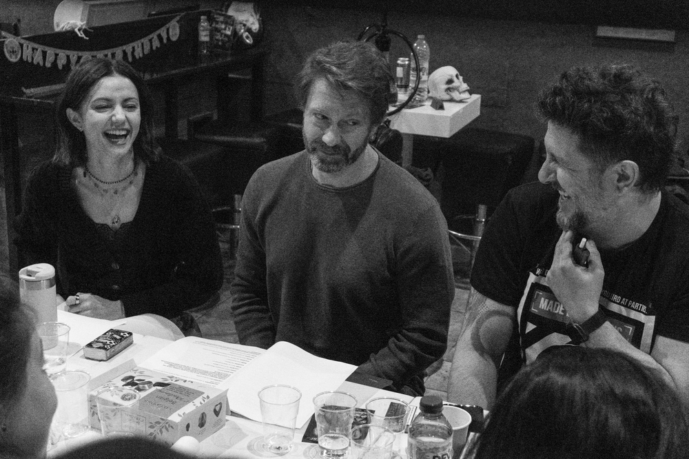 Драматичен театър „Никола Вапцаров“ – Благоевград: Започнаха репетициите на „Дами канят“ – култовата история оживява на сцената за първи път