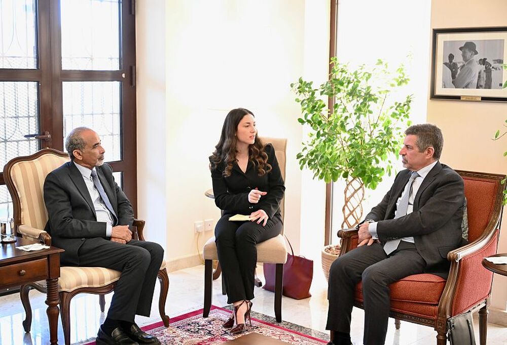 САБА: Член на Президентския съвет на Йемен се консултира с посланика на САЩ относно партньорството в борбата с тероризма 