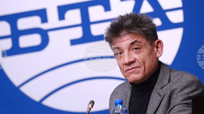 Концерт спектакълът „Кръговрат" е насочен към юбилея на Националния фолклорен ансамбъл „Филип Кутев", каза директорът на формацията