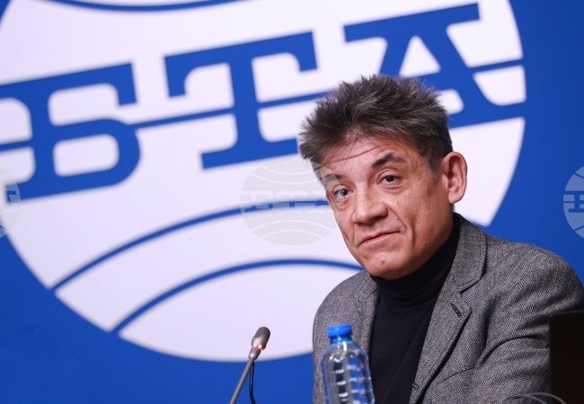 Концерт спектакълът „Кръговрат" е насочен към юбилея на Държавния фолклорен ансамбъл „Филип Кутев", каза директорът на формацията