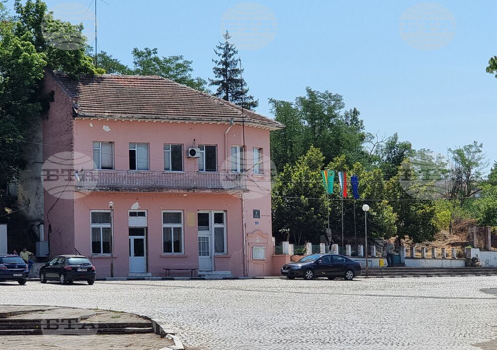 Започват ремонти по сградите на седем кметства в община Болярово