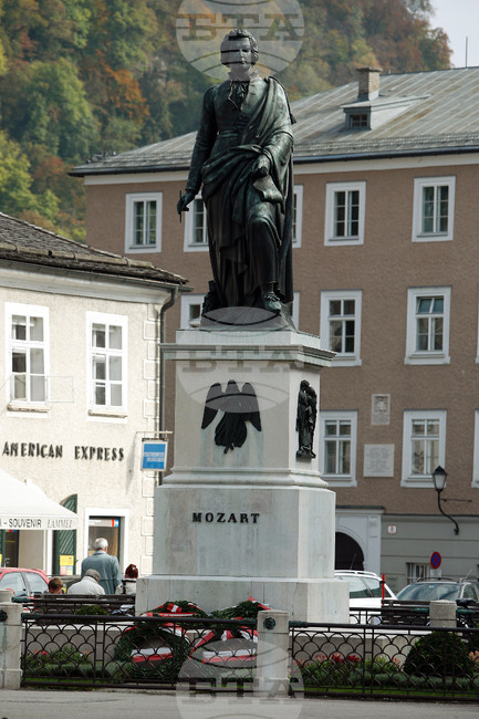 Никога не съм питал как се пише симфония, казва на свой ученик Моцарт, от чието рождение се навършват 270 години