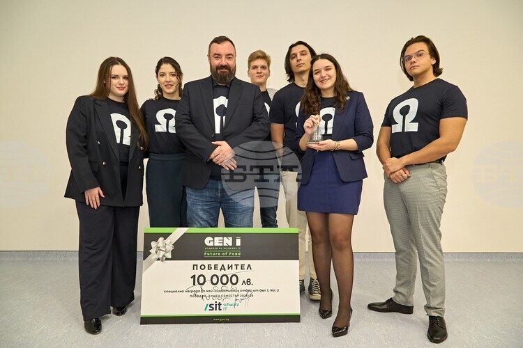 Student Team Wins EUR 6,000 for Project that Turns Wafer Waste into Bioethanol