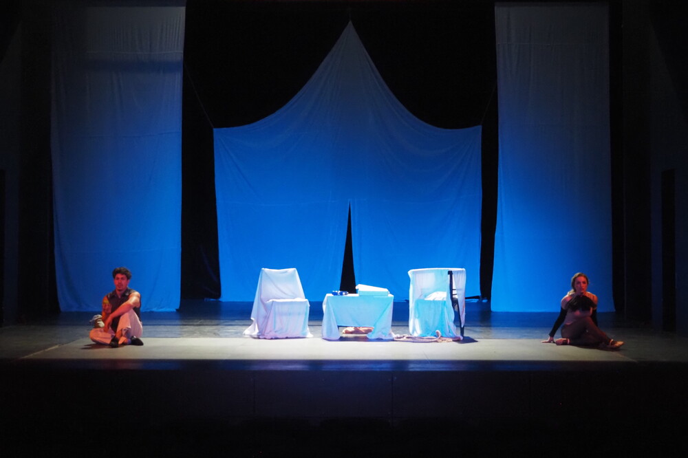 Перник - Общински драматичен театър - постановка „Кръв“ по Джон Стайнбек