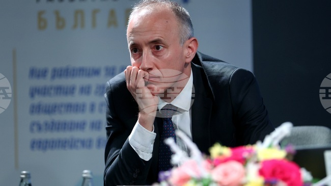 Образователната система в по-голяма степен трябва да е отворена за иновациите, каза министърът на образованието в оставка Красимир Вълчев