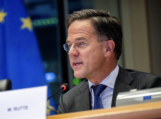 Генералният секретар на НАТО призова ЕС за гъвкавост при използването на заема за Украйна