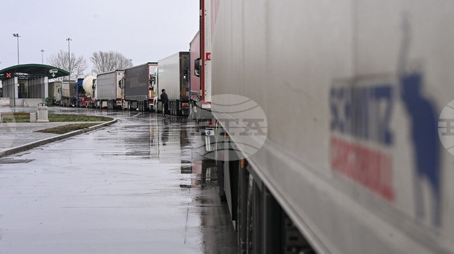 Превозвачите от Черна гора прекратяват граничните блокади; президентът Яков Милатович изпрати писмо до комисаря по разширяването Марта Кос