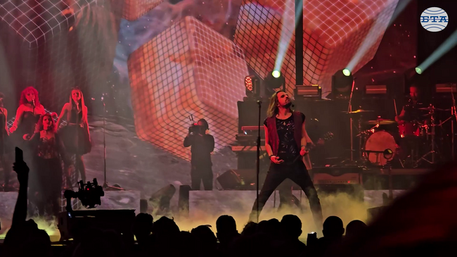 Мюзикълът Rock Sensation: Вкусът на времето от Чък Бери до Роби Уилямс