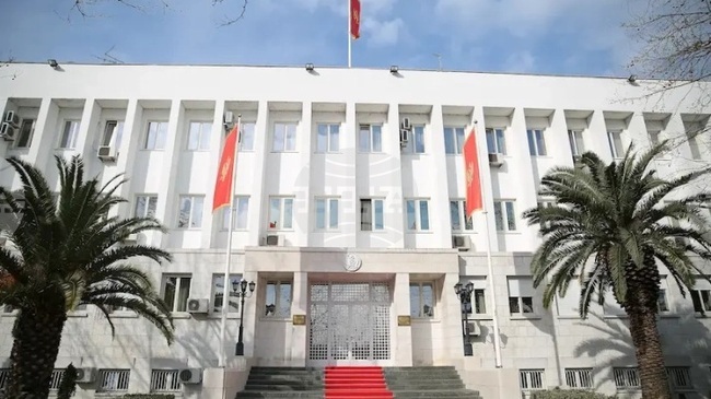 МИНА: Студенти от Икономическия факултет на Университета на Черна гора започват професионални стажове в Канцеларията на президента на страната