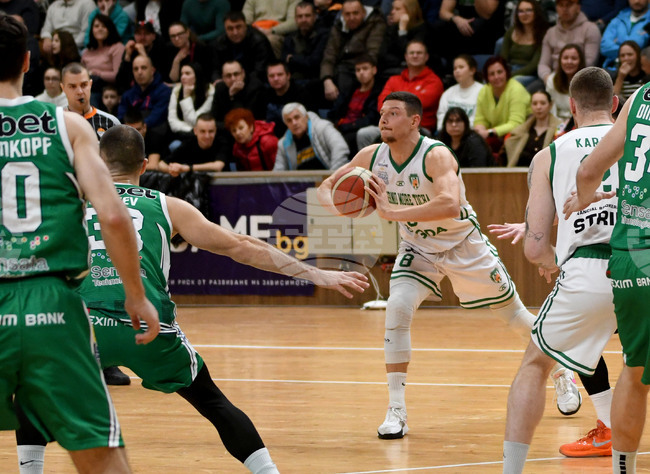 Баскетболният Черно море Тича надделя над домакина Балкан във вълнуващ полуфинал от турнира за Купата на България