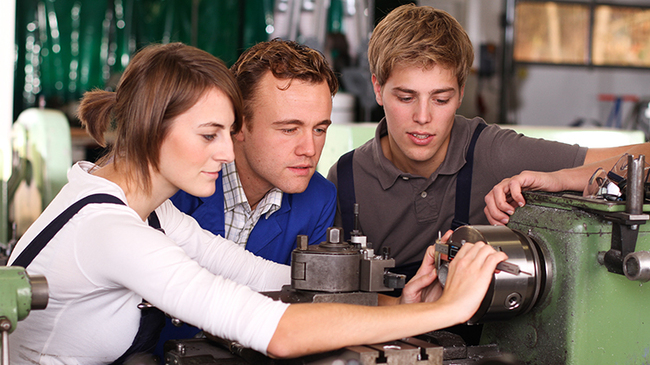 Развитието на дуалното образование акцент на дискусии в Областната администрация в Русе през утрешния ден 