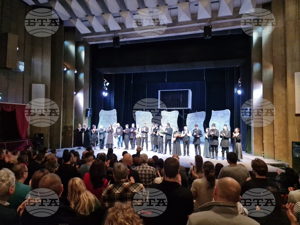 Със спектакъла „Солунските съзаклятници“ режисьорът Мария Генова и актьори направиха премиера на великотърновска сцена