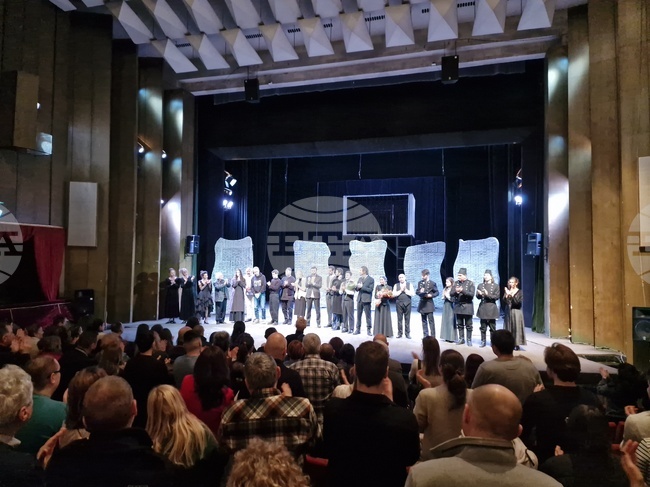 Със спектакъла „Солунските съзаклятници“ режисьорът Мария Генова и актьори направиха премиера на великотърновска сцена