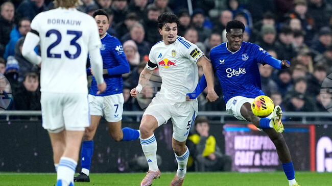 Илия Груев бе титуляр за Лийдс при равенство с Евертън