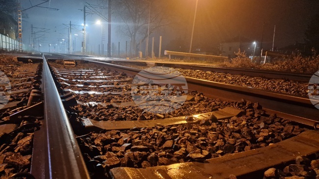 Заради инцидент след неправомерно пресичане на жп линията между гарите Бели извор и Враца е нарушен графикът на влаковете в района