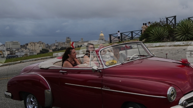 Туризмът в Куба потъва под натиска на американските санкции и намаляващите доставки на петрол от Венецуела