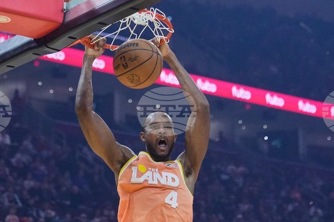 Крилото на Кливланд Кавалиърс Еван Моубли е с контузия в прасеца