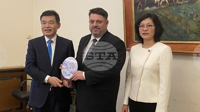 Вицепремиерът в оставка Атанас Зафиров обсъди възможностите за сътрудничество с китайската корпорация Shandong Hi-Speed Group