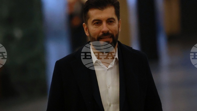 Съдът разпита двама полицаи, свидетели по делото срещу Кирил Петков за длъжностни престъпления