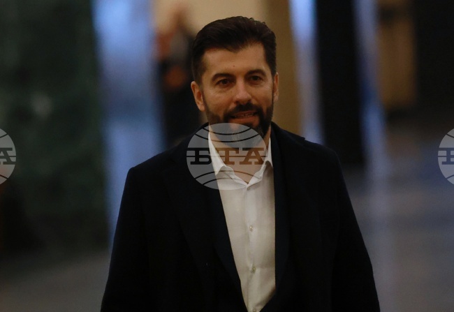 Съдът разпита двама полицаи, свидетели по делото срещу Кирил Петков за длъжностни престъпления