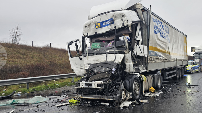 Започна разследване под надзора на Окръжна прокуратура Хасково за катастрофата на АМ „Марица“, при която загина шофьор на камион 