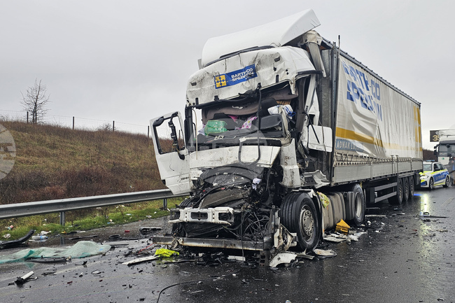 Започна разследване под надзора на Окръжна прокуратура Хасково за катастрофата на АМ „Марица“, при която загина шофьор на камион 