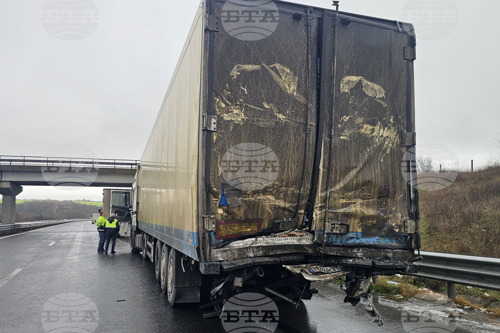 Тир е катастрофирал на магистрала „Струма“ на разклона за радомирското с. Долна Диканя