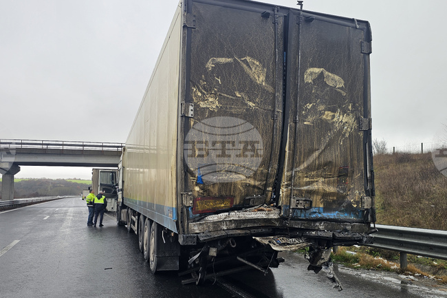 Тир е катастрофирал на магистрала „Струма“ на разклона за радомирското с. Долна Диканя