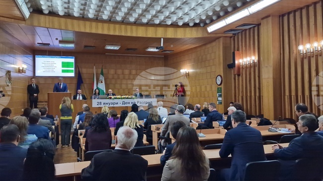 Свободата е да гледаме напред и да пазим общите ценности, каза в словото си за Деня на Разград председателят на Общинския съвет Галина Георгиева