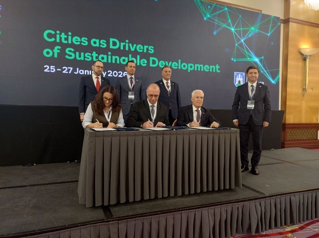 Община Варна: Зам.-кметът Снежана Апостолова подписа Декларация за защита на демократичните ценности на Срещата на върха на мрежата B40