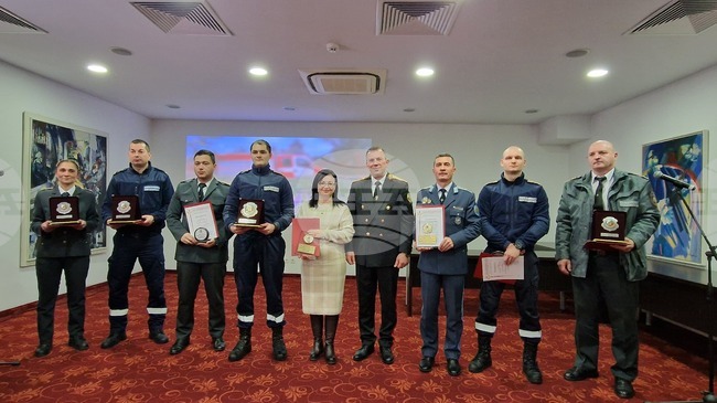 Пожарникари от Пловдивска област бяха отличени в регионалния етап на конкурса „Пожарникар на 2025 година“