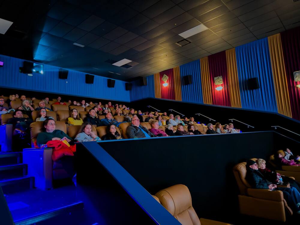 Прожекция на българския филм „Един грам живот“ се състоя в кино „Магура“ в Чикаго, САЩ