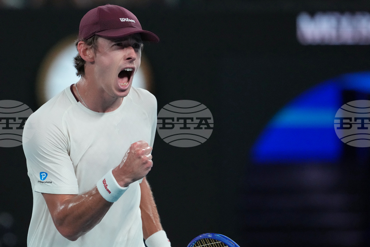 Поставеният под номер 1 в схемата Алекс де Минор се