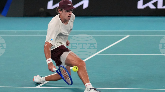 Поставеният под номер 1 в схемата Алекс де Минор се класира за полуфиналите на турнира по тенис в Ротердам