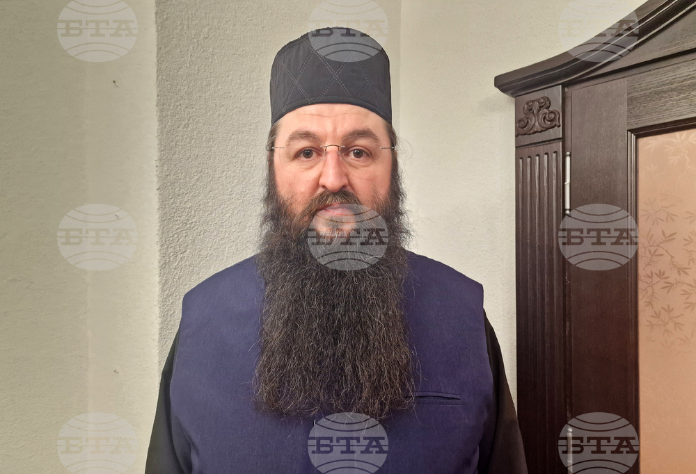 Троянски манастир - мощи на св. Давид от Евбея и св. Йоан Руски