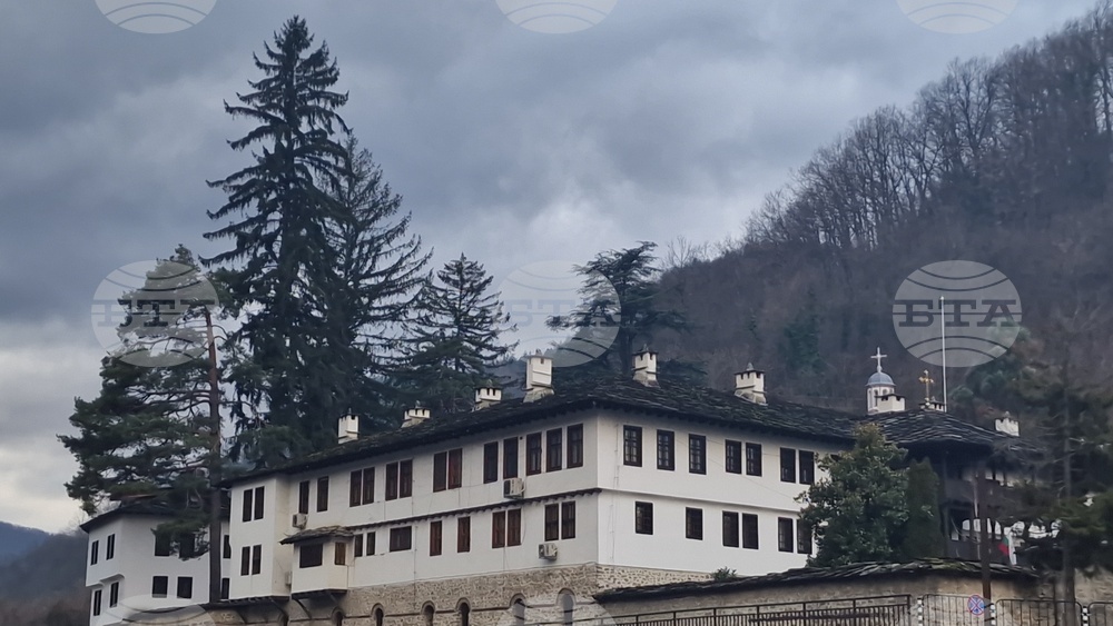 Троянски манастир - мощи на св. Давид от Евбея и св. Йоан Руски