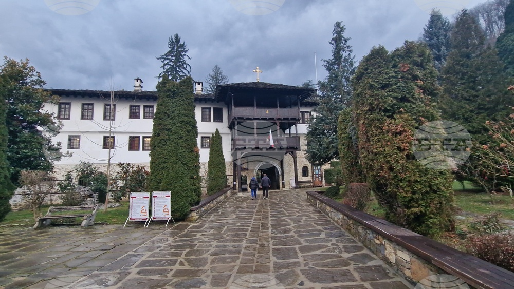 Троянски манастир - мощи на св. Давид от Евбея и св. Йоан Руски