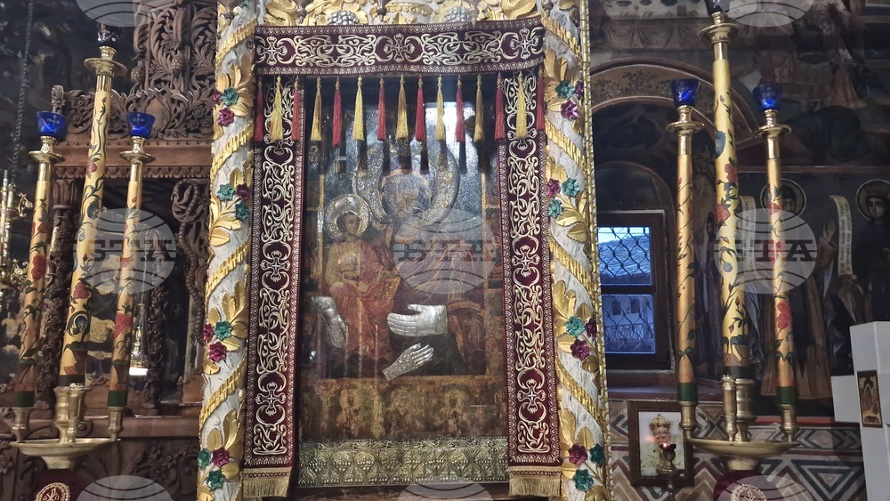 Троянски манастир - мощи на св. Давид от Евбея и св. Йоан Руски