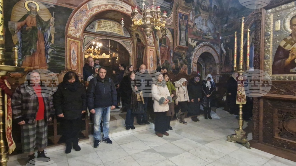 Троянски манастир - мощи на св. Давид от Евбея и св. Йоан Руски