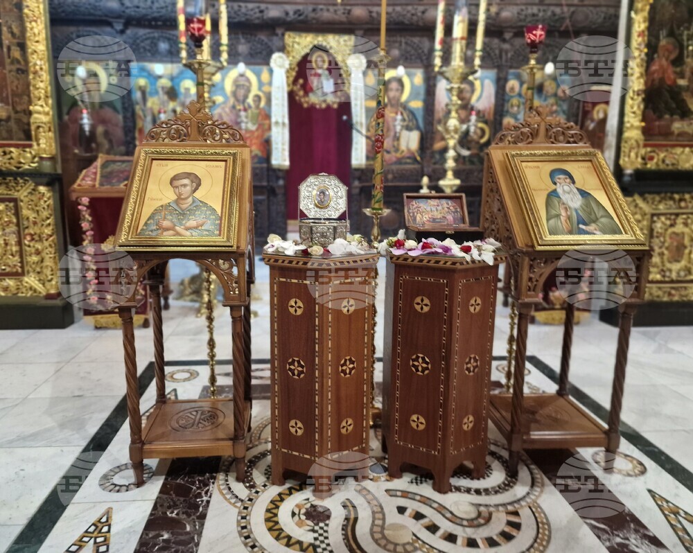 Троянски манастир - мощи на св. Давид от Евбея и св. Йоан Руски