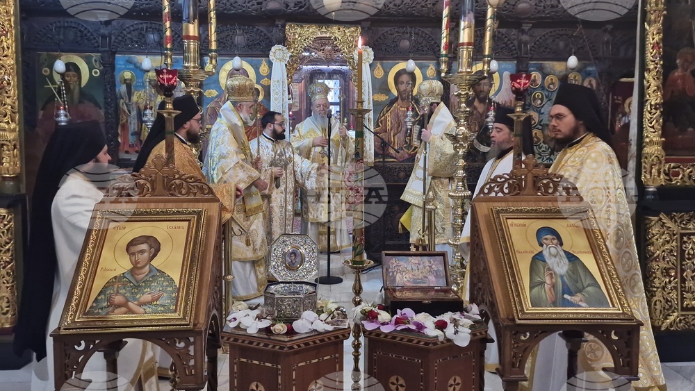 Троянски манастир - мощи на св. Давид от Евбея и св. Йоан Руски