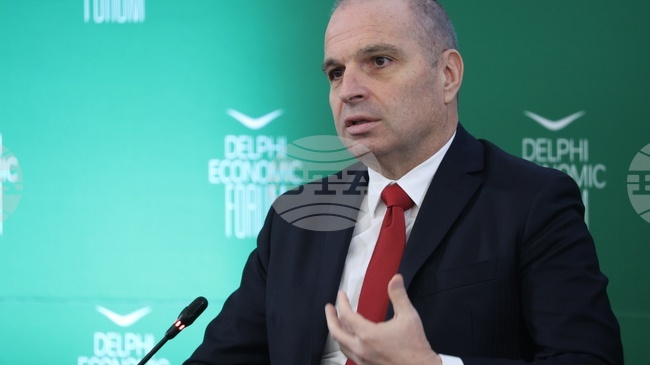 Отношенията между България и Гърция в областта на транспорта не са били никога по-добри, обяви вицепремиерът в оставка Караджов на форум