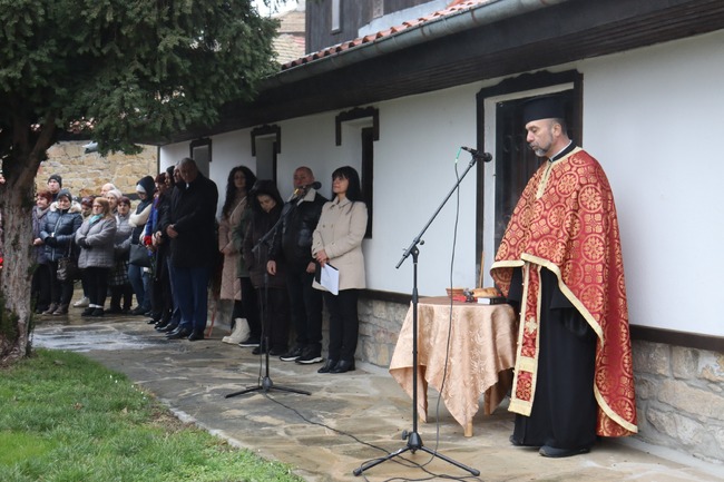 В църквата “Св. Архангел Михаил” бяха отбелязани 148 години от Освобождението на Попово 
