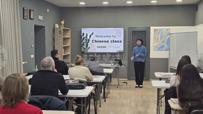 Сформираха допълнителна група за курса по китайски език в бургаския филиал на Софийски университет