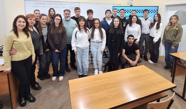 Ученици от Силистра обсъдиха рисковете на пътя с местен магистрат