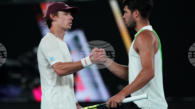 Алекс Де Минор обеща да продължи да се бори след поредната загуба от Алкарас