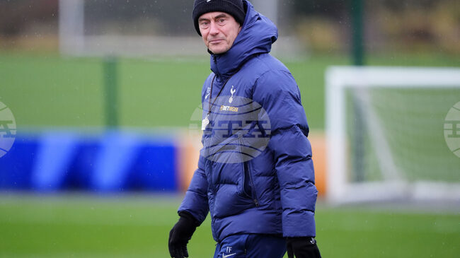 Нападателят на Тотнъм Коло Муани претърпя лека катастрофа на път за летището